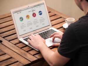 Read more about the article Mitarbeiterfotos auf der Webseite